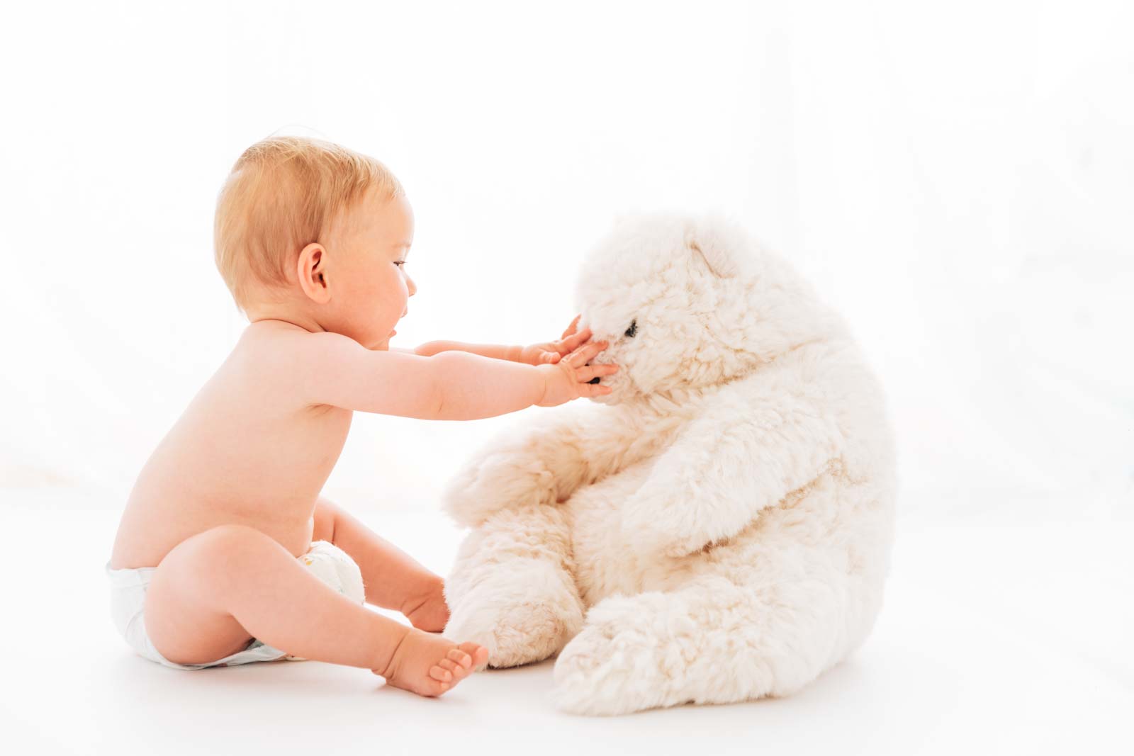 Babyfotograf München Babyfotograf München: natürliche Babyfotos mit Eisbär