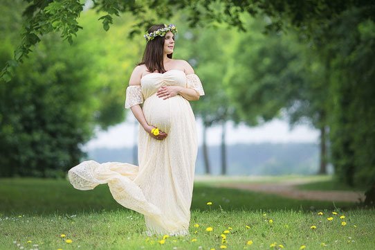 Babybauch-Shooting München: Outdoor