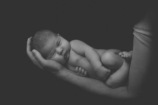 Neugeborenen-Shooting München: natürliche Babyfotos